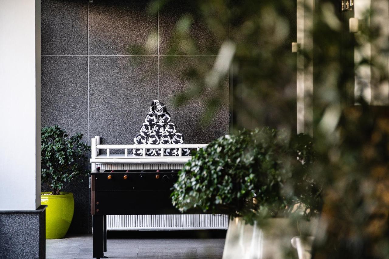 Muu Bangkok, Small Luxury Hotels Of The World Dış mekan fotoğraf A small shrine to the kami of the hotel