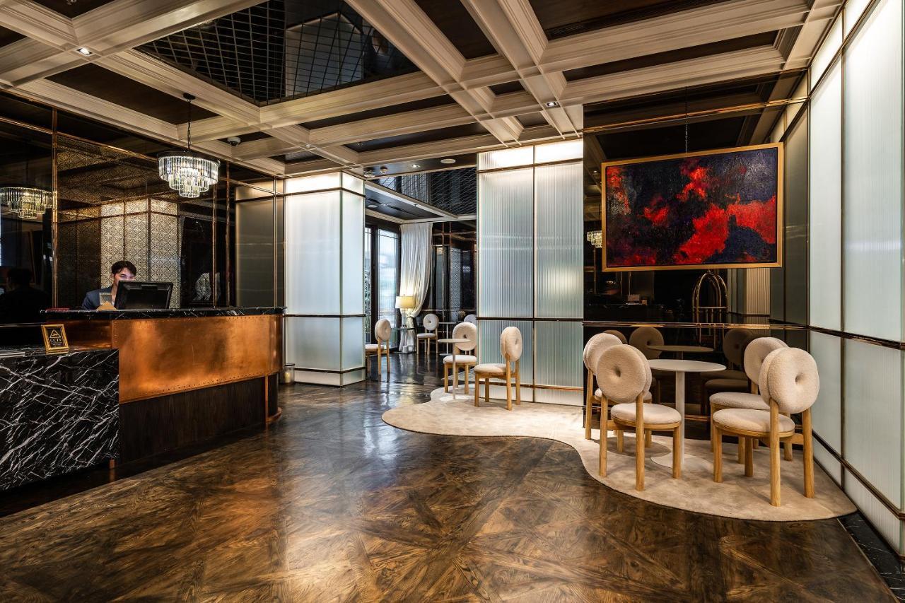 Muu Bangkok, Small Luxury Hotels Of The World Dış mekan fotoğraf The Club at Hong Kong International Airport